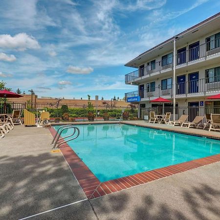 Motel 6-Kirkland, Wa - North Кіркленд Екстер'єр фото