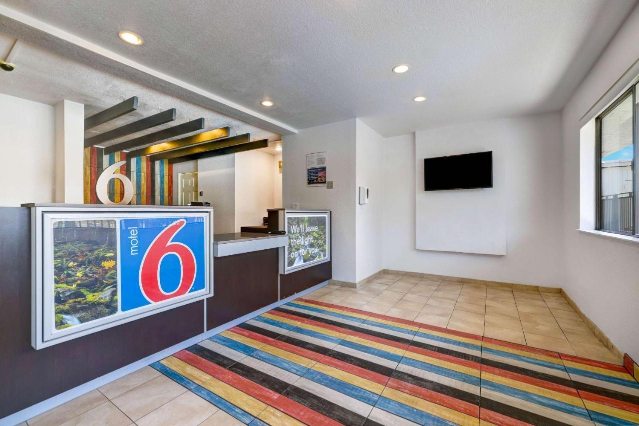 Motel 6-Kirkland, Wa - North Кіркленд Екстер'єр фото