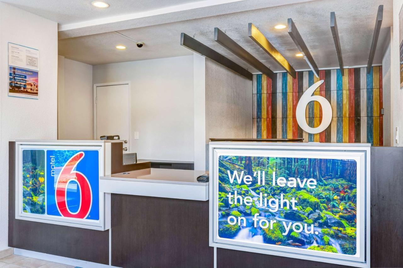 Motel 6-Kirkland, Wa - North Кіркленд Екстер'єр фото