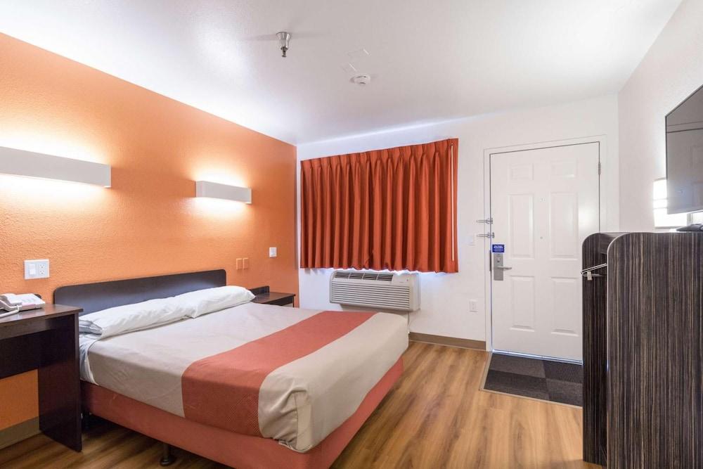 Motel 6-Kirkland, Wa - North Кіркленд Екстер'єр фото