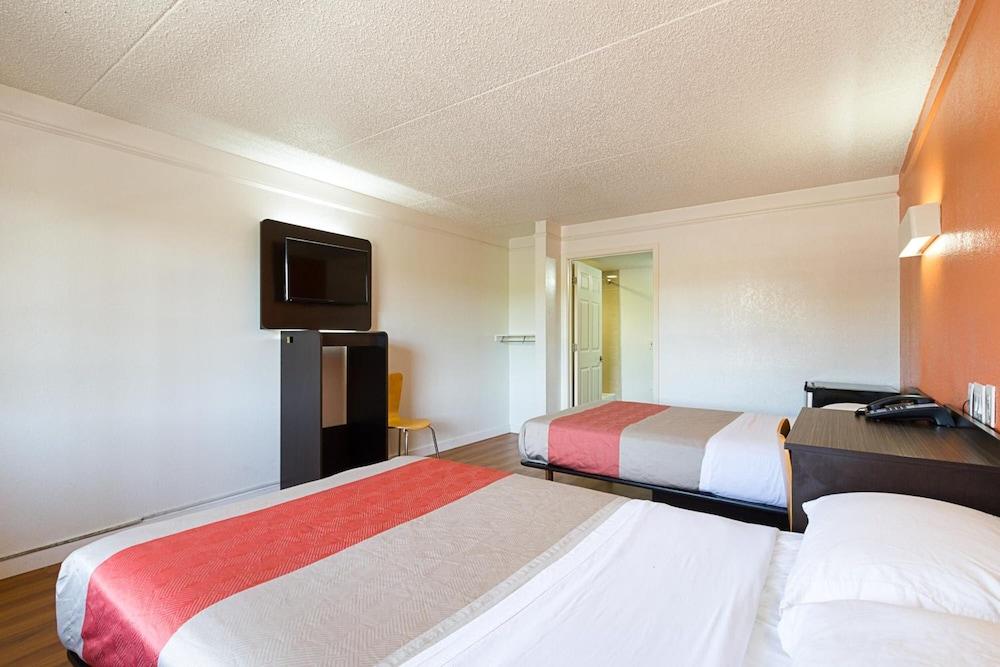 Motel 6-Kirkland, Wa - North Кіркленд Екстер'єр фото