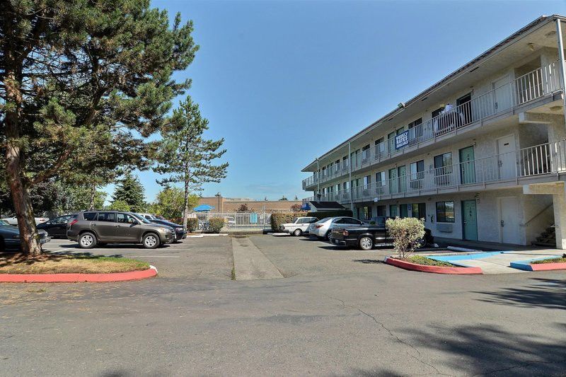 Motel 6-Kirkland, Wa - North Кіркленд Екстер'єр фото