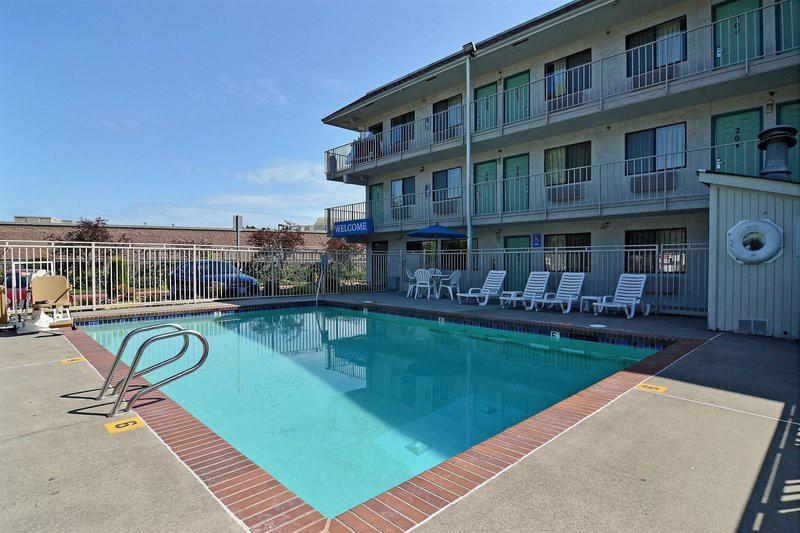 Motel 6-Kirkland, Wa - North Кіркленд Екстер'єр фото