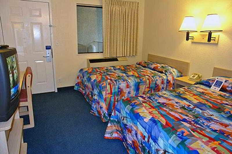 Motel 6-Kirkland, Wa - North Кіркленд Екстер'єр фото